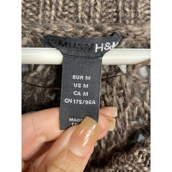 H&M womens sweater size medium knit long sleeve button up longer in length - Picture 2 of 5